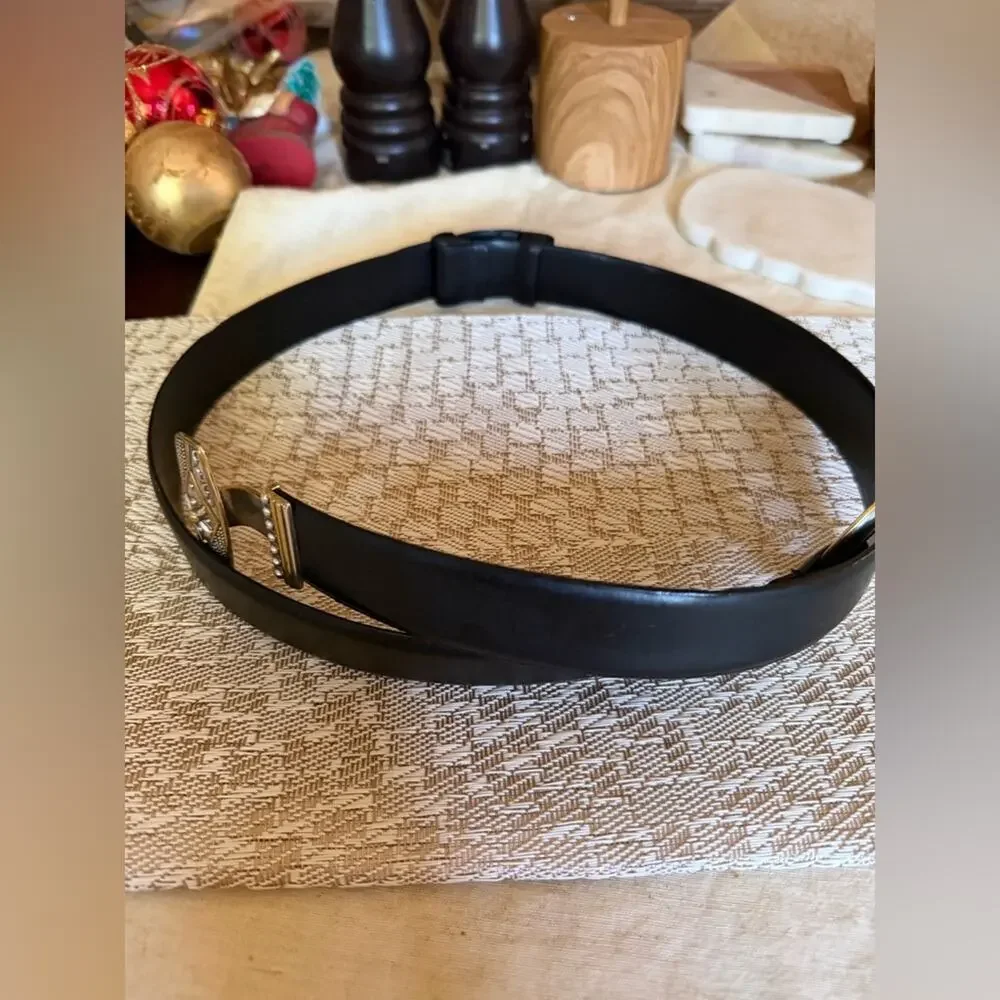 Chicos women’s black leather belt gold and silver buckle Sz S/M